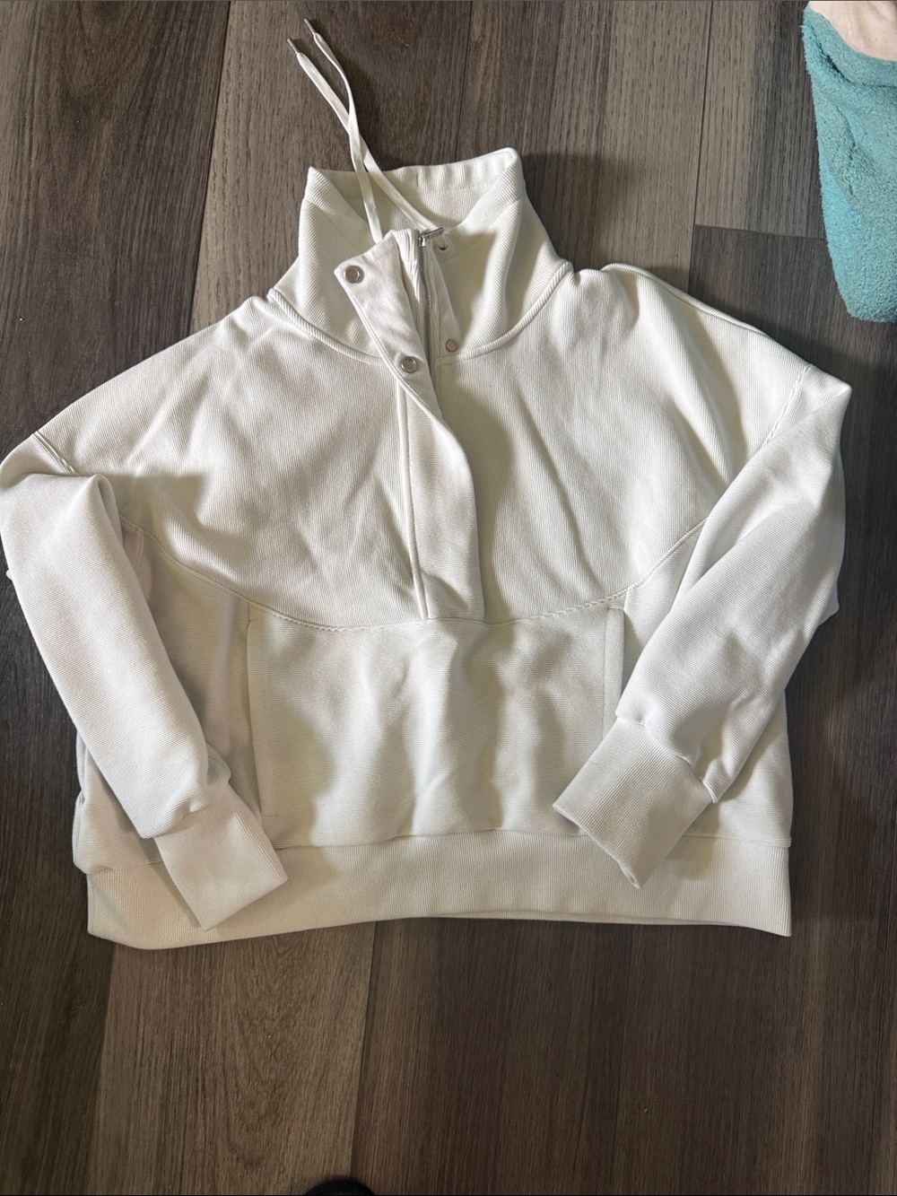 CALIA by Carrie Underwood Cream Pullover Hoodie